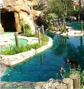 Activité mini-golf à partir de l’hôtel Auberge de la Calanque le Lavandou