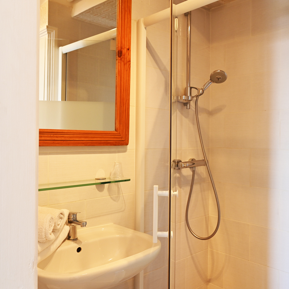 Chambre double bord de mer au Lavandou dans le Var