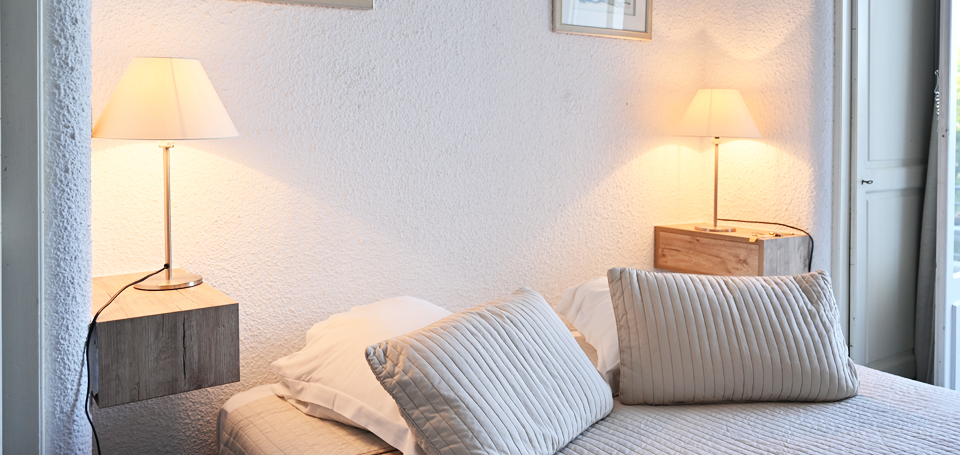 Chambre double climatisée avec balcon hôtel la Calanque au Lavandou