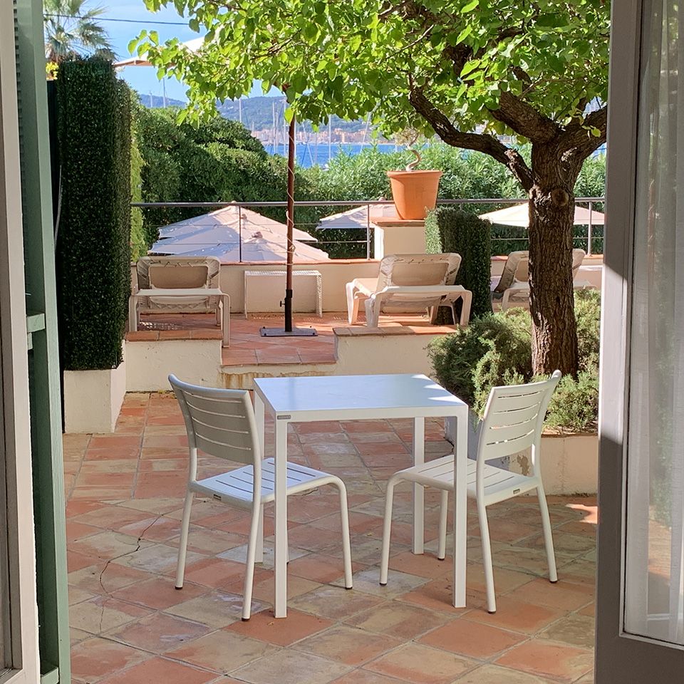 Chambre double climatisée avec vue mer au Lavandou dans le Var